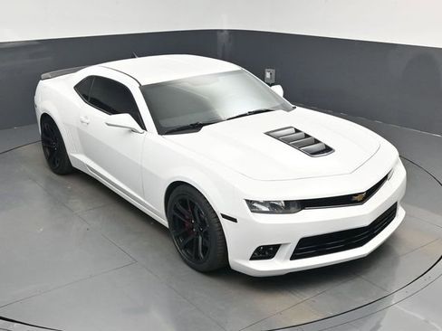 Used 2014 Chevrolet Camaro SS w/ SS Performance Package image 24