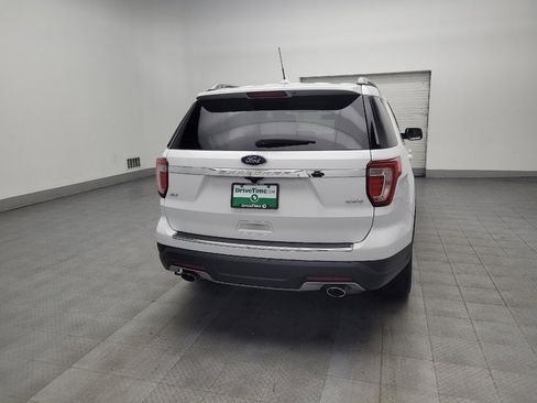Used 2018 Ford Explorer XLT w/ Equipment Group 201A image 7