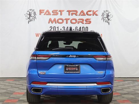 Used 2023 Jeep Grand Cherokee Summit AWD/4WD image 4