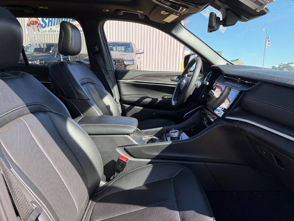 Used 2026 Jeep Grand Cherokee Limited AWD/4WD image 41