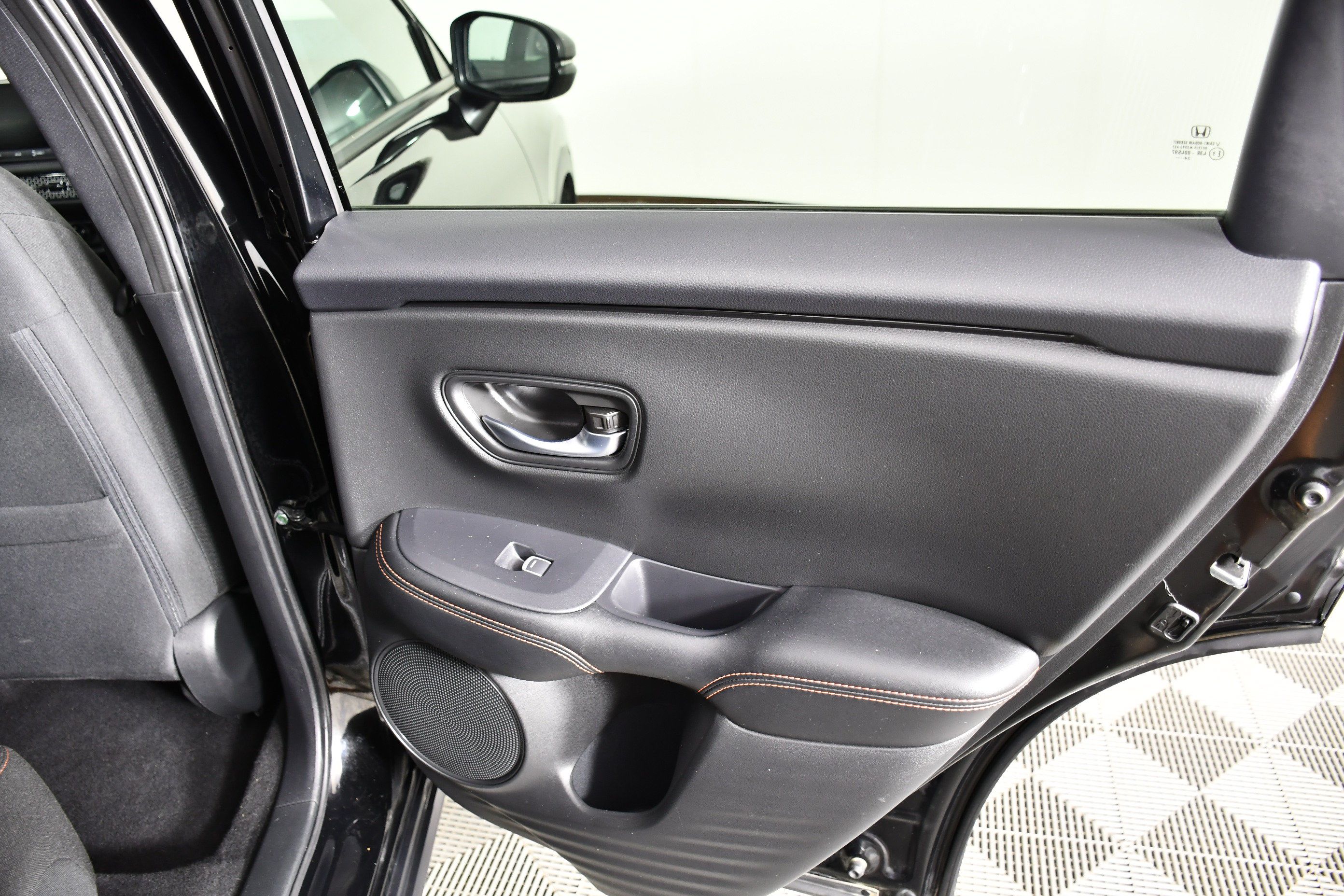 Certified 2025 Honda HR-V Sport image 40