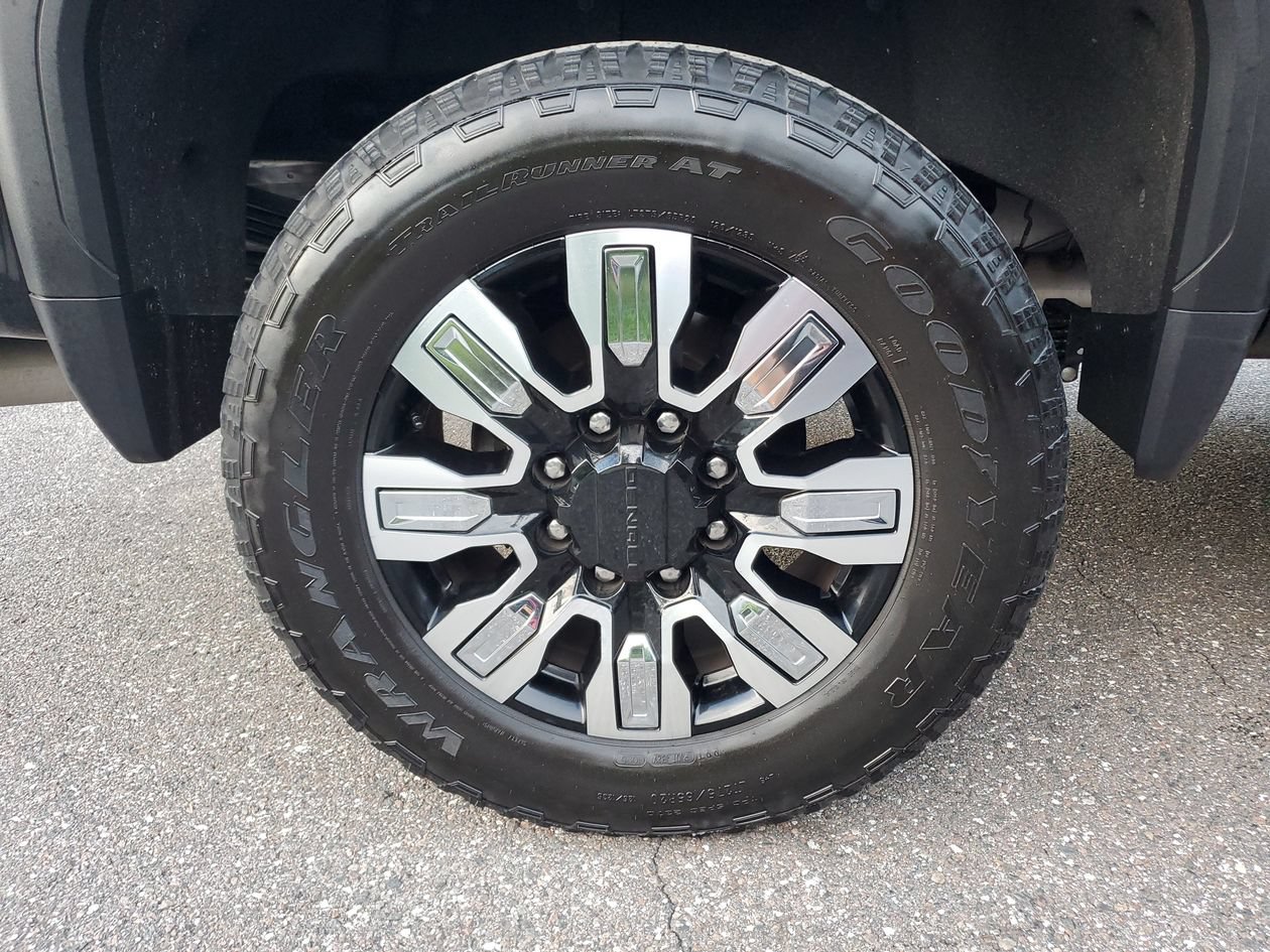 Used 2025 GMC Sierra 2500 Denali w/ Denali Reserve Package AWD/4WD image 5
