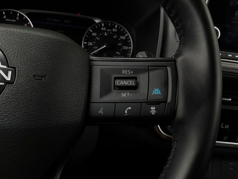 Used 2025 Nissan Rogue SV FWD image 34
