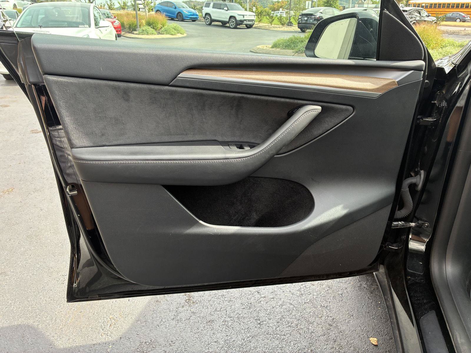 Used 2023 Tesla Model Y Performance AWD/4WD image 14