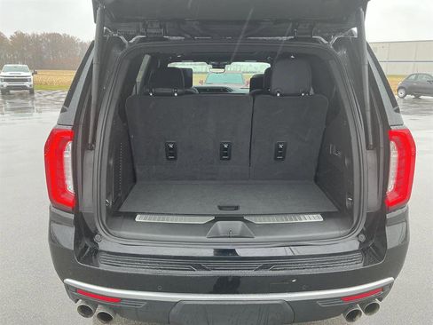 Used 2024 GMC Yukon Denali w/ Advanced Technology Package image 14