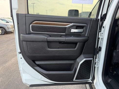 Used 2024 RAM 2500 Laramie image 17