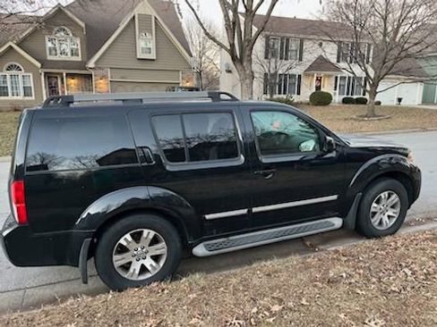 Used 2011 Nissan Pathfinder Silver image 4