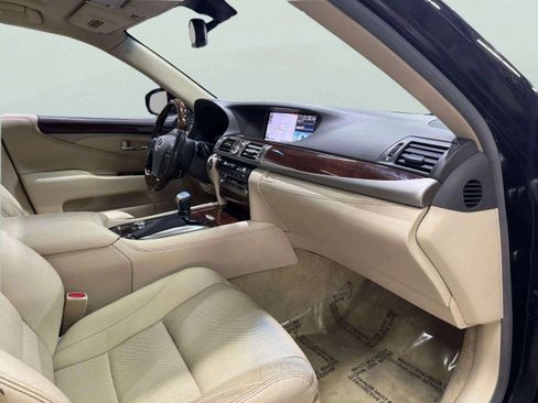 Used 2014 Lexus LS 460 image 45