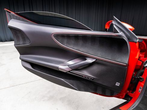 Used 2021 Ferrari SF90 Stradale image 90