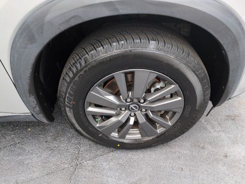 Used 2023 Nissan Pathfinder S AWD/4WD image 9