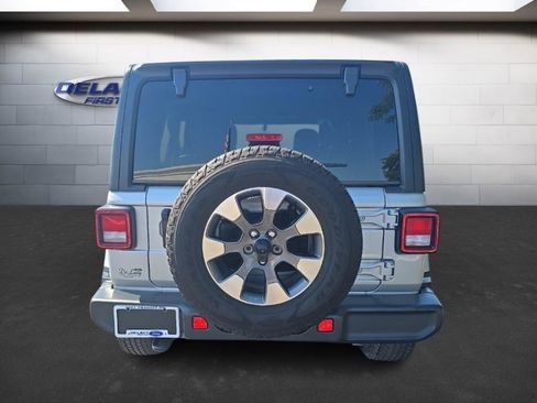 Used 2022 Jeep Wrangler Unlimited Sahara w/ Dual Top Group image 4