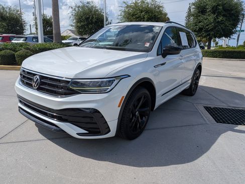 Certified 2023 Volkswagen Tiguan SE R-Line FWD image 7