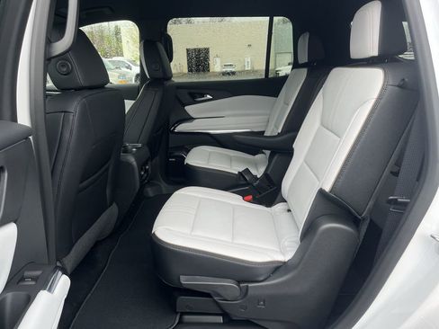 New 2025 Chevrolet Traverse High Country FWD image 26
