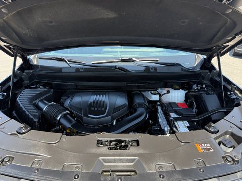 Used 2025 Chevrolet Traverse LT FWD image 20