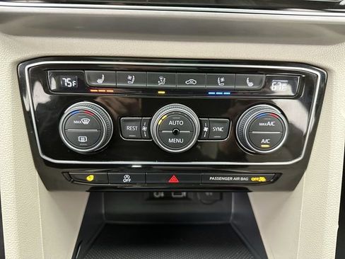 Used 2019 Volkswagen Atlas SEL Premium image 19
