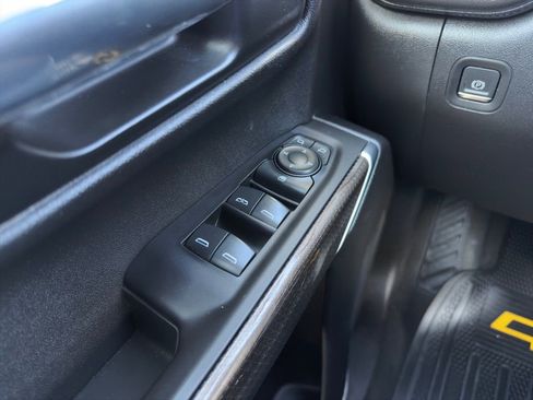 Used 2020 Chevrolet Silverado 1500 LT w/ Trailering Package image 7