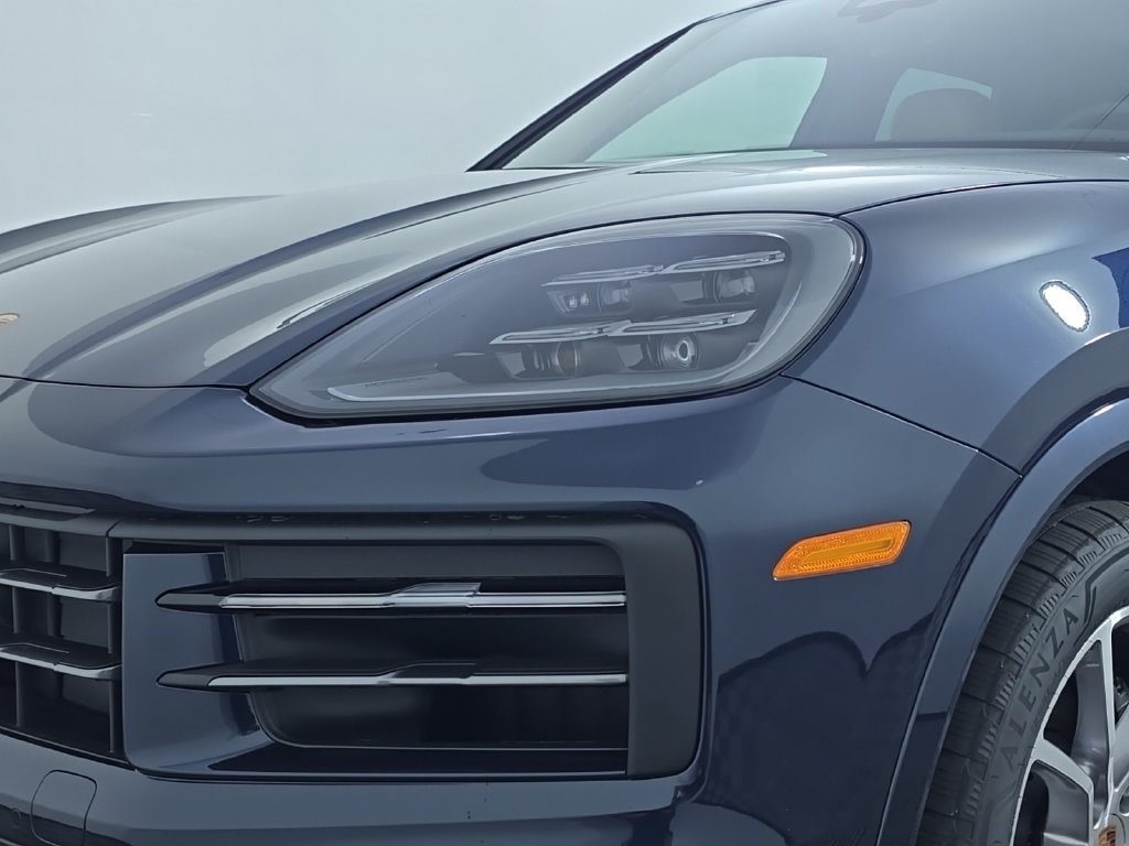 Certified 2026 Porsche Cayenne AWD/4WD image 12