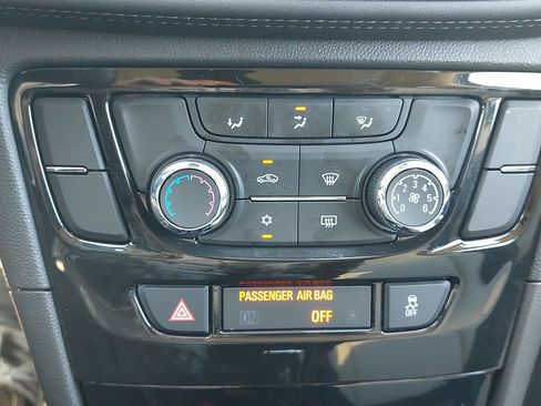 Used 2020 Buick Encore Preferred FWD image 17