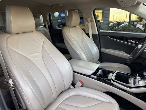 Certified 2021 Lincoln Nautilus Standard w/ Equipment Group 101A image 11