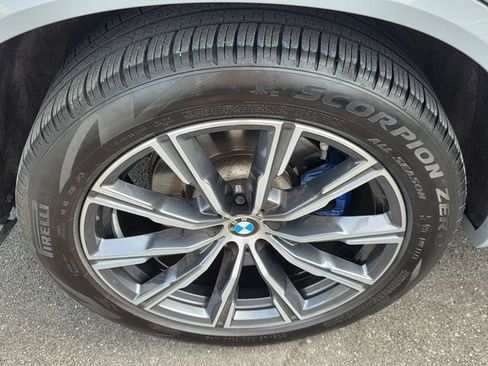 Used 2024 BMW X5 xDrive40i w/ M Sport Package AWD/4WD image 11
