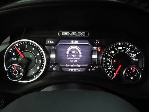 Used 2022 RAM 1500 Laramie w/ Sport Appearance Package AWD/4WD image 11