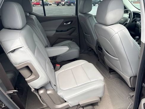 Used 2021 Chevrolet Traverse LT FWD image 15