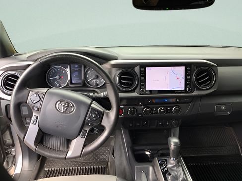Certified 2020 Toyota Tacoma TRD Off-Road w/ TRD Premium Off Road Package AWD/4WD image 16