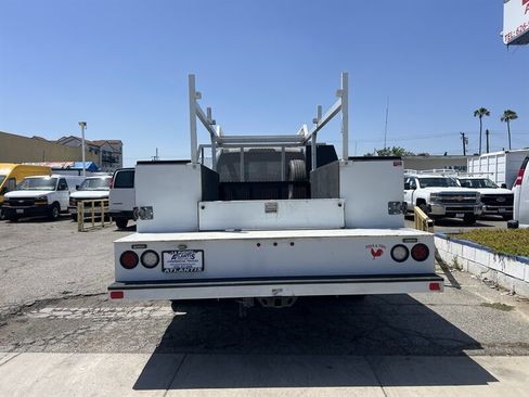 Used 2023 Ford F550 2WD Regular Cab Super Duty image 3