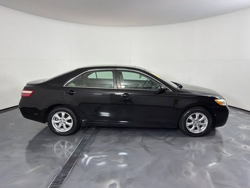 Used 2009 Toyota Camry LE FWD image 4