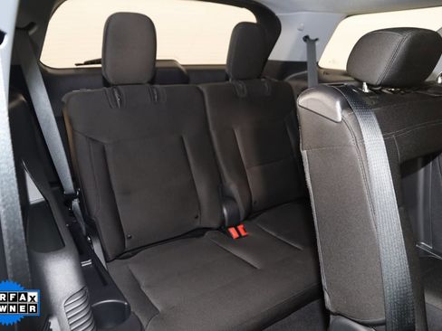 Used 2022 Ford Explorer XLT image 12