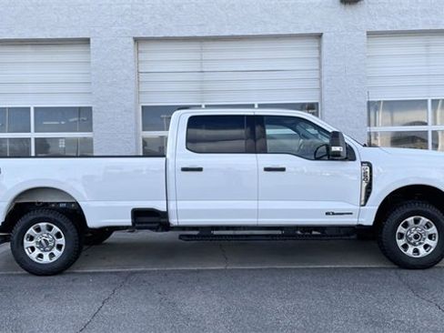 Used 2024 Ford F250 XLT image 1
