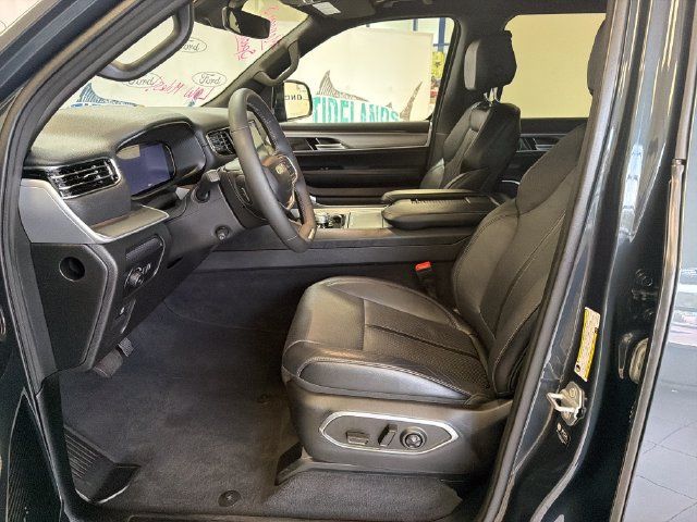 Used 2025 Jeep Wagoneer Series II w/ Premium Group I AWD/4WD image 10
