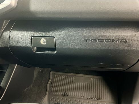 Used 2022 Toyota Tacoma TRD Sport w/ Technology Package image 35