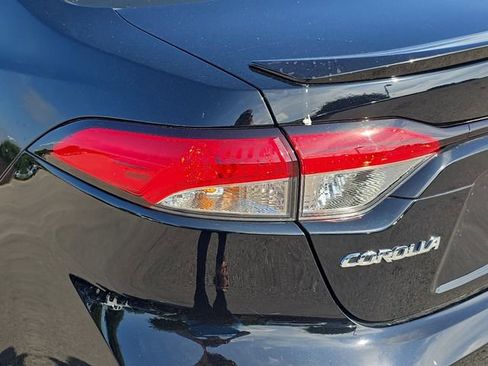 Used 2025 Toyota Corolla LE FWD image 34