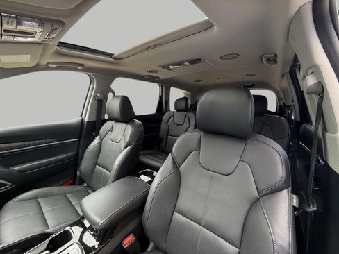 Used 2025 Kia Telluride EX w/ EX Captain's Chair Package AWD/4WD image 46