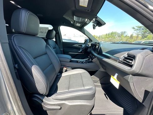 New 2026 Chevrolet Traverse LT w/ Driver Confidence Package FWD image 28