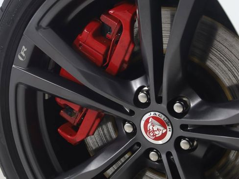 Used 2021 Jaguar F-TYPE R image 17