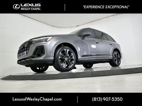 Used 2025 Audi Q7 3.0T Premium Plus image 12