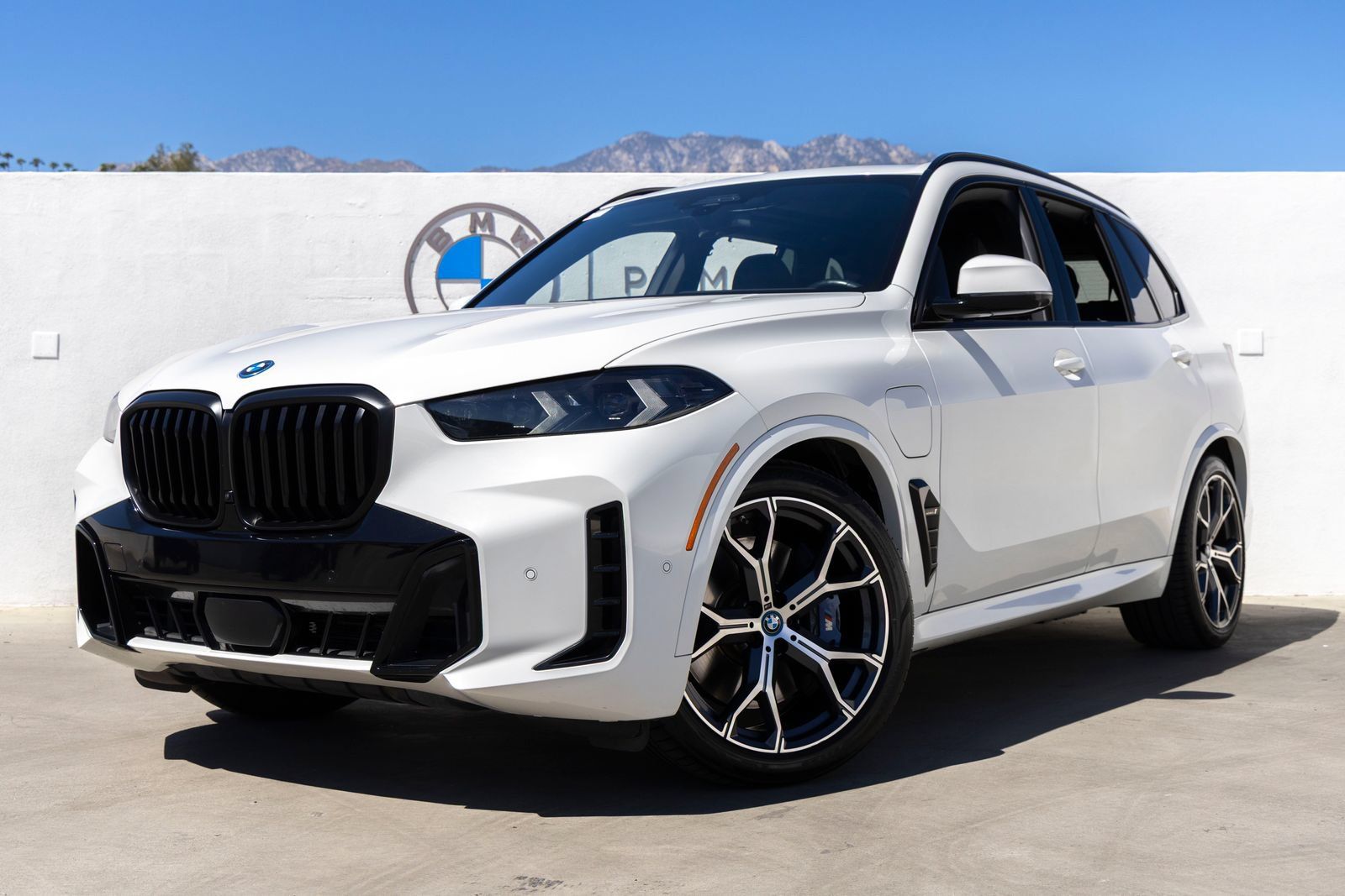 Certified 2024 BMW X5 xDrive50e w/ Executive Package AWD/4WD image 8