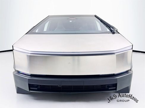 Used 2024 Tesla Cybertruck AWD Crew Cab image 2