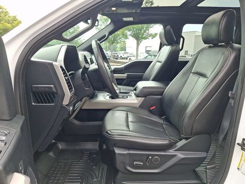 Used 2018 Ford F150 Lariat w/ Equipment Group 502A Luxury AWD/4WD image 15