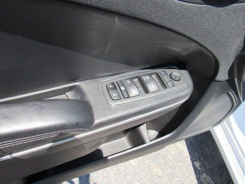 Used 2022 Dodge Charger SXT w/ Leather Interior Group RWD image 12