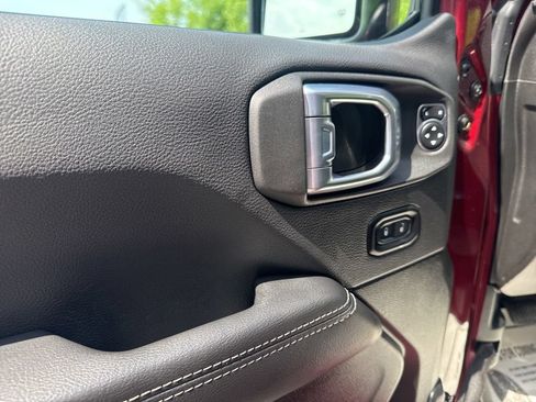 Used 2021 Jeep Wrangler Unlimited Sahara AWD/4WD image 20