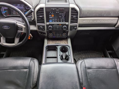 Used 2019 Ford F250 Lariat w/ Lariat Value Package image 9