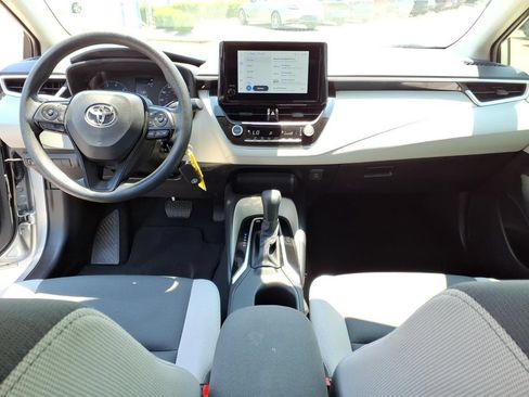 Used 2025 Toyota Corolla LE FWD image 6