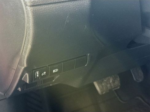 Certified 2023 Toyota Corolla Cross LE w/ Moonroof Package image 8