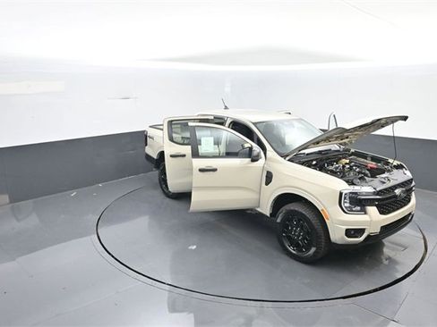 New 2025 Ford Ranger XLT w/ Black Appearance Package image 31