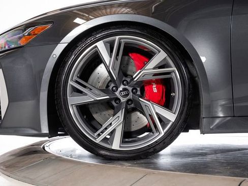 Used 2022 Audi RS 6 AWD/4WD image 12