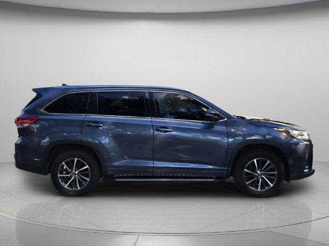Used 2018 Toyota Highlander XLE FWD image 5