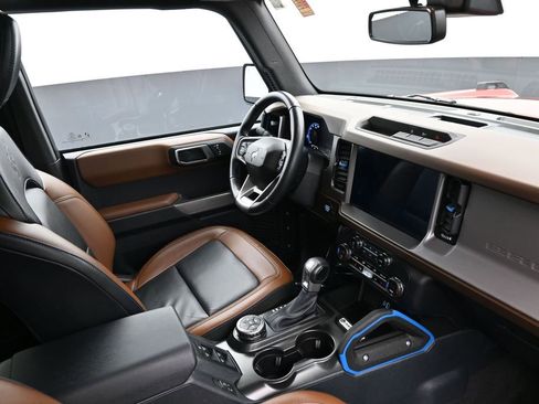 Used 2023 Ford Bronco Outer Banks AWD/4WD image 9
